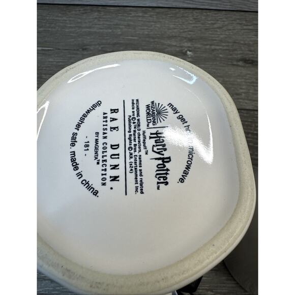 Rae Dunn Harry Potter HUFFLEPUFF Hogwarts House 16oz Ceramic Coffee Mug - Picture 7 of 9